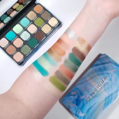 Makeup Revolution Crystal Aura Forever Flawless Eyeshadow Palette Aventurine