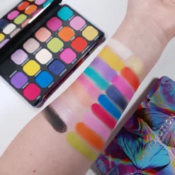 Makeup Revolution Forever Flawless Digi Butterfly Eyeshadow Palette