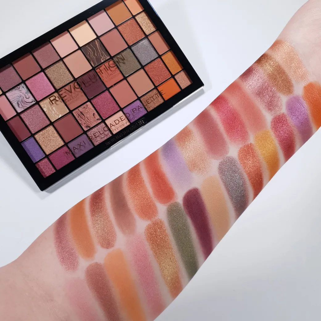 Makeup Revolution Maxi Reloaded Infinite Bronze Eyeshadow Palette