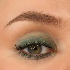 Makeup Revolution Mousse Shadow Emerald Green