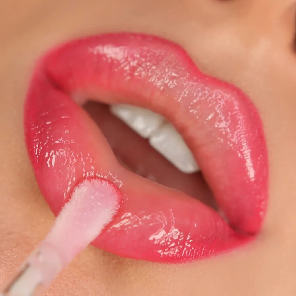 Revolution Pro Glossy Plump Lip Oil Cherry